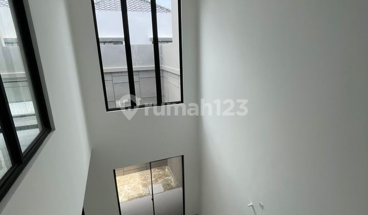 Rumah Pik3 Brandnew, High Ceiling, Fasad American Classic 2