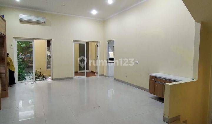 Rumah Pik Jalan Boulevard 4bedrooms Semifurnished 2