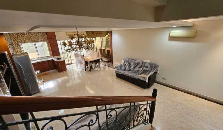 Rumah Pik 270m, 4 Kamar Tidur, Kondisi Furnished, Ada Pool 2