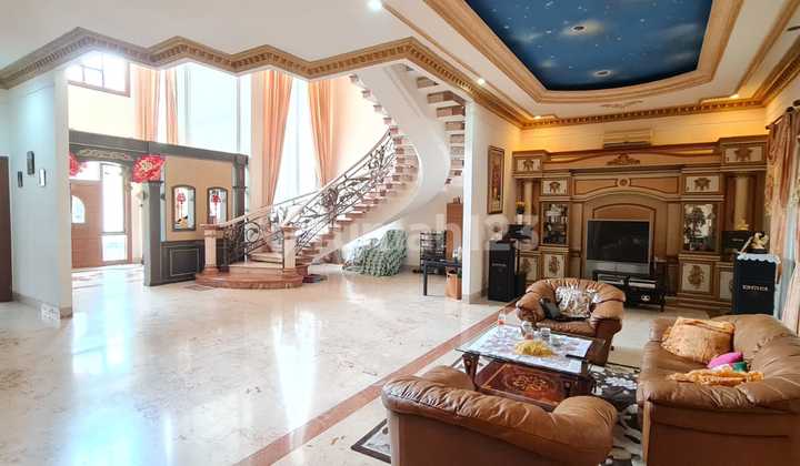 Rumah Mayang Pik, Luasan 407m Design Classic