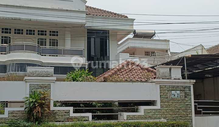 Gedung Hijau Pondok Indah. Hitung Tanah Saja.
