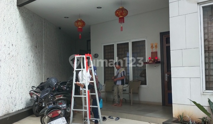 Komplek Grawisa Wijaya Kusuma. Rumah Bagus Dibawah Njop.