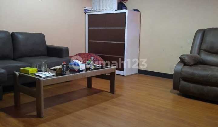 Tomang Mandala Selatan. Rumah Bagus Harga Miring Dibawah Njop