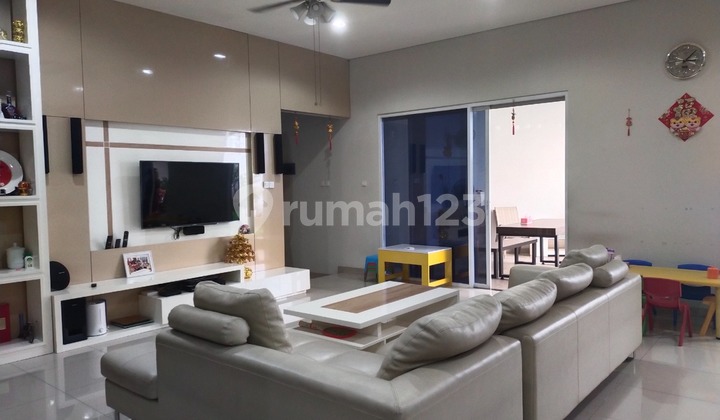 Komplek Grawisa Wijaya Kusuma. Rumah Bagus Dibawah Njop.