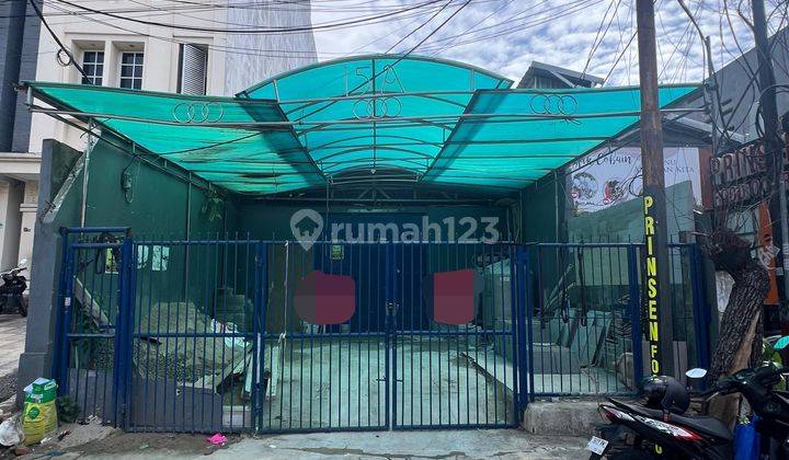 Murah Banget. Rumah Mangga Besar Xi. Lokasi Bagus Untuk Usaha