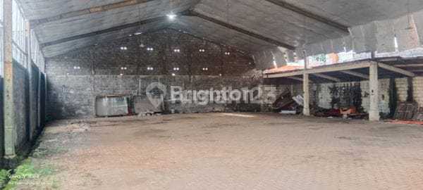 Gudang Strategis Pinggir Jalan Manyaran dan Aktif