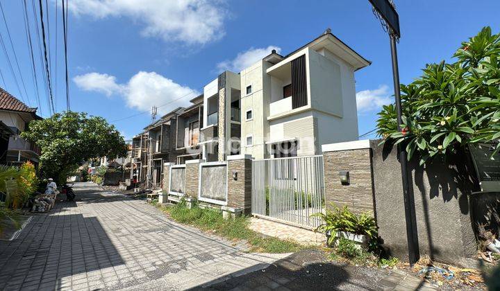 RUMAH DUA MUKA GATSU BARAT SISA TANAH LEBAR 1