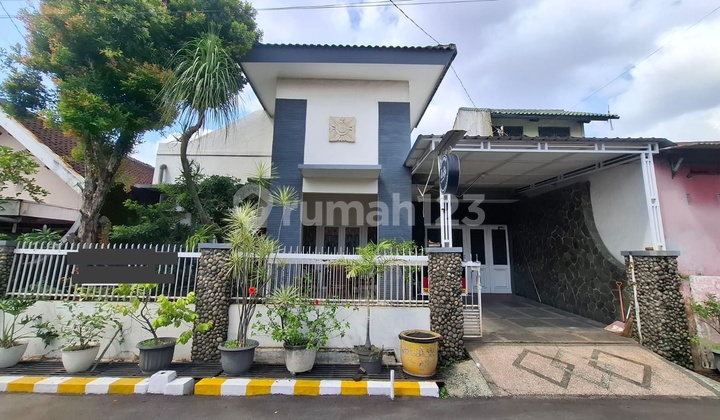 Rumah Cantik Puspogiwang Dekat Kota Semarang 1