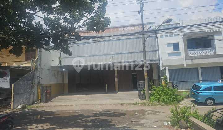 Gudang Majapahit di Jalan Utama Semarang Demak Gudang Majapahit di Jalan Utama Semarang Demak