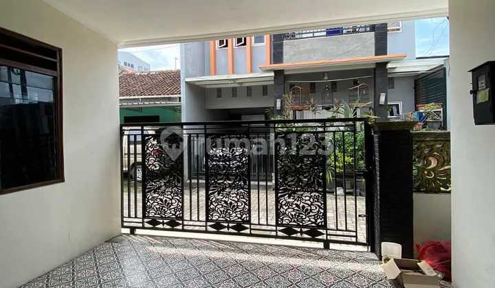 Kelud Sampangan Ready-to-Occupy House Near Pemuda Street Semarang