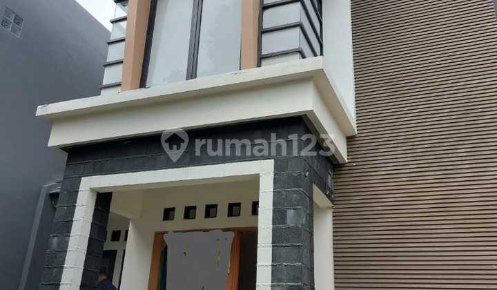 Rumah 2 Lantai Bagus Unfurnished di Graha Raya Bintaro 1