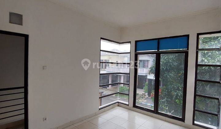 Rumah 2 Lantai Bagus Unfurnished di Graha Raya Bintaro 3