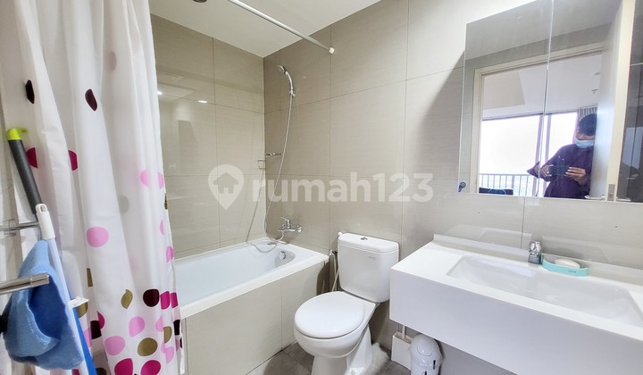 Orange County Tower Newport 2Br 66Sqm Apartment Nice and Comfortable 2