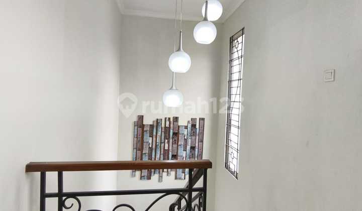 Ready-to-Occupy Oakwood House in Lippo Cikarang - Spacious Yard 2