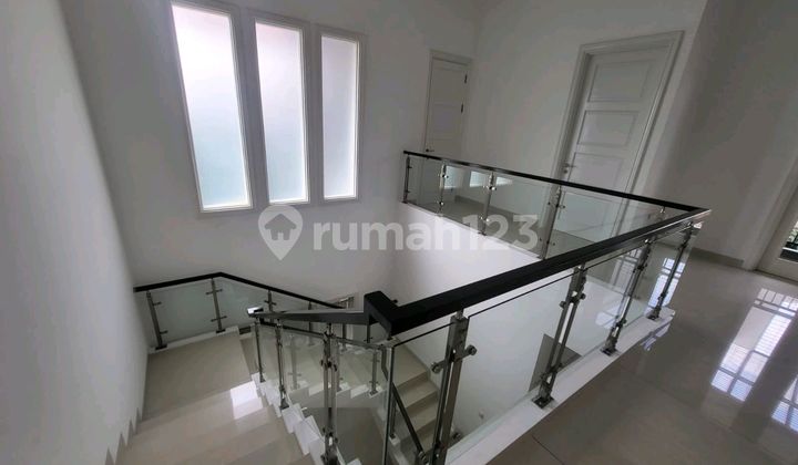 Rumah Premium di Cluster Simpruk Lippo Cikarang - Luas & Nyaman 2