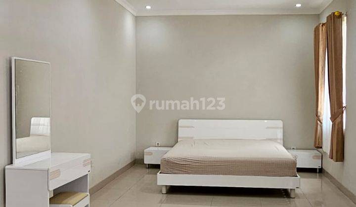 Disewakan Rumah Vassa Terrace Jl Bukit Indah Boulevard Ada Dapur Bersih dan Kotor Full Furnish  2