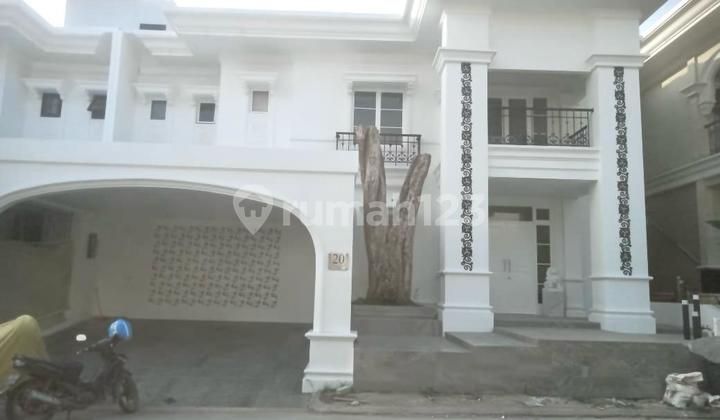 Rumah Mewah Fully Furnished dengan Private Pool di Lippo Cikarang - Cluster Emerald 2