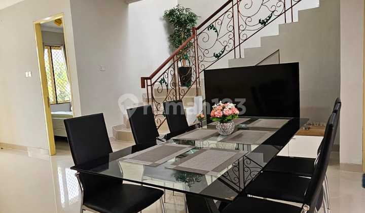 For Rent: Luxury House at Vassa Terrace on Jalan Bukti Indah Selatan, Close to Various Facilities, Fully Furnished, New Condition.
