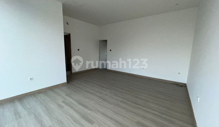 For Sale Luxurious House on Jln Singgalang Raya 3, Beautiful and Comfortable in Lippo Cikarang 2