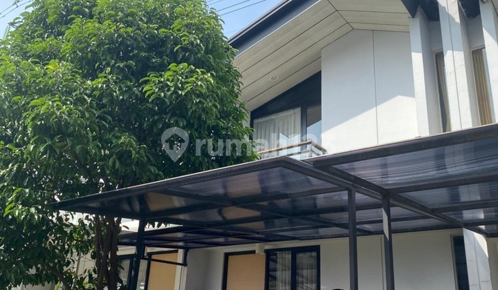 Modern Semi-Furnished 2-Bedroom Residence in South Uptown