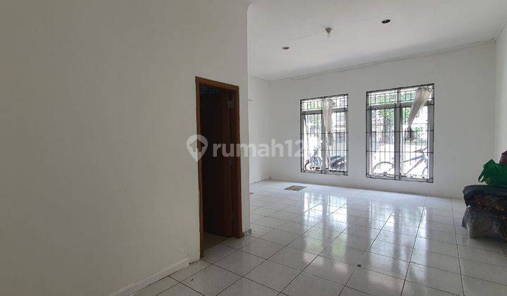 Disewakan Ruang Usaha Kebayoran Baru 1 Lantai 2