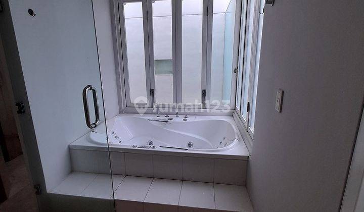 Disewakan Rumah Modern Bagus Mega Kuningan Jakarta Selatan 11