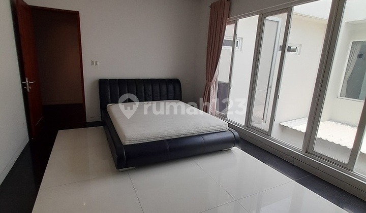 Disewakan Rumah Modern Bagus Mega Kuningan Jakarta Selatan 16