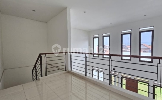 Jual Rumah Mainroad Batununggal Indah Siap Huni High Ceiling Megah Nyaman Jual Rumah Mainroad Batununggal Indah Siap Huni High Ceiling Megah Nyaman