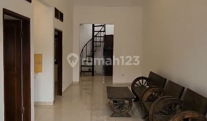 House Price Drop, 3 Blocks Ready to Live In, Newly Renovated, High Ceiling, Comfortable for TKI