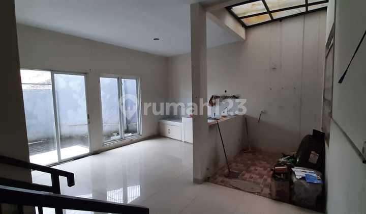 Disewakan Rumah Villa Minimalis Kolonel Masturi Lembang 4