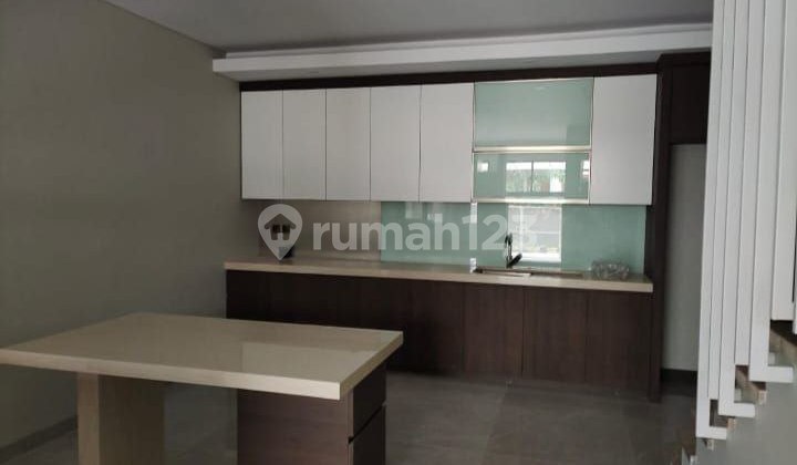 Minimalist Semi-Furnished 2-Story House in Gunungbatu Area, Pasteur Wing. 2