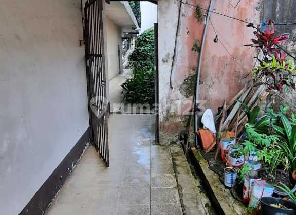 For Sale Strategic House Suitable for Cafe and Restaurant Main Road Sutami Bandung 2