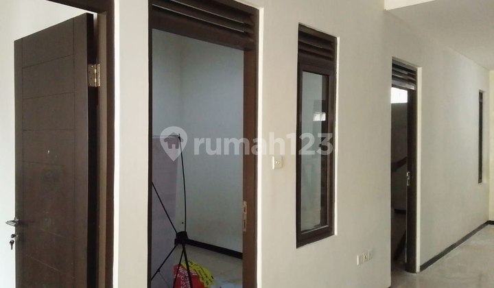 For Sale Well-Maintained Minimalist House Ready to Occupy Grand Sharon Residence 2