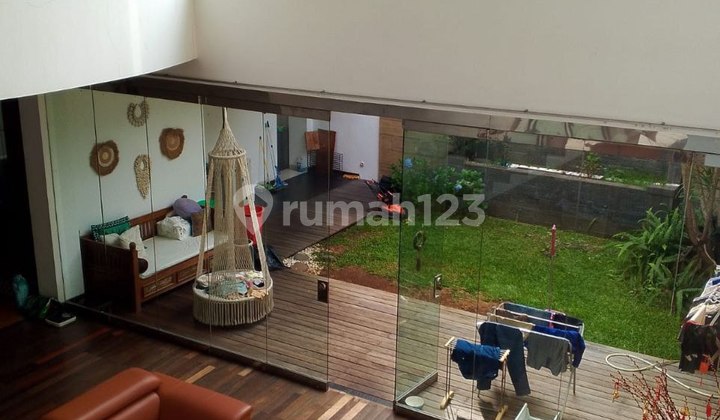 Dijual Rumah Mewah 2 Lantai Strategis Dekat Setrasari Bandung