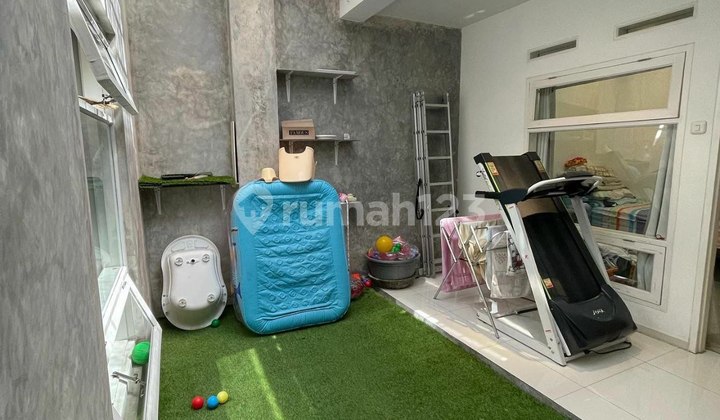 For Sale Semi-Furnished Strategic House in Cihampelas Area, Bandung City 2