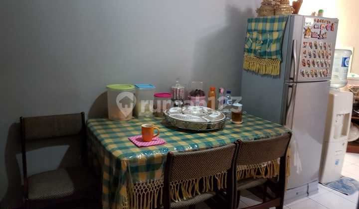 Quick Sale: Well-Maintained, Ready-to-Live-In Serene House in Margahayu Permai, Bandung 2