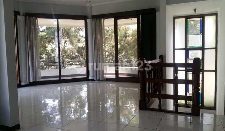 Disewakan Rumah Asri Mewah Dan Besar Di Gegerkalong Bandung Utara Disewakan Rumah Asri Mewah Dan Besar Di Gegerkalong Bandung Utara