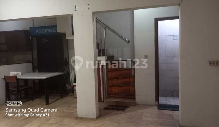 For Rent Strategic Shop House in Busy Setrasari Area, Suitable for Business 2