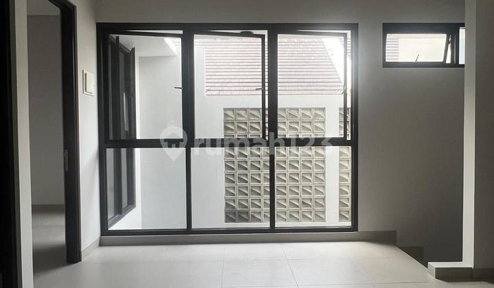 Maximum Lighting for New 3-Story Tropical Design House The Green BSD 2