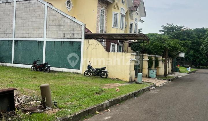 Small Body Plot in the Middle of Anggrek Loka BSD City