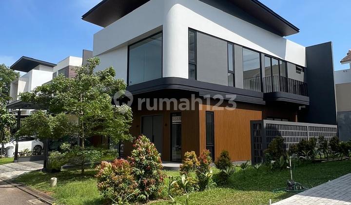 Rumah Modern Glass House Cantik The Icon Bsd City 1