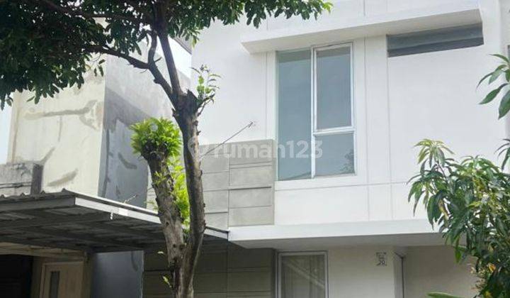 Rumah Standar Rapih Halaman Belakang Luas The Icon Bsd City  2