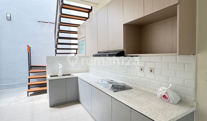 Rumah Baru Modern Glass House Design Kencana Loka Bsd 