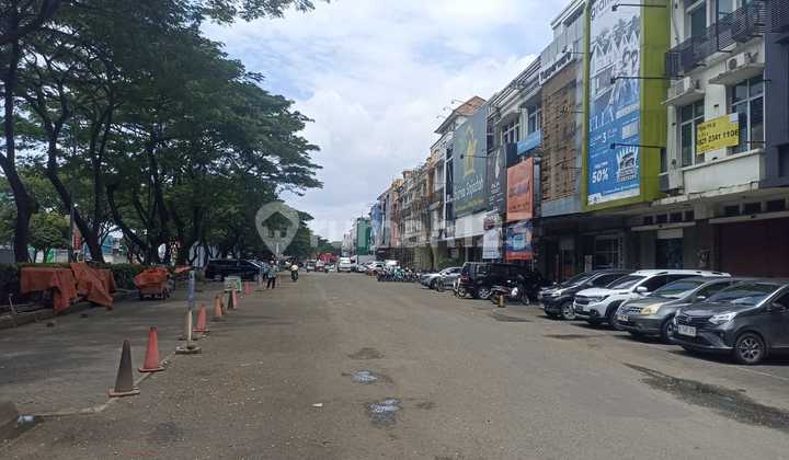 Ruko Hadap Jalan Besar Sangat Ramai Ruko Toll Boulevard BSD City Ruko Hadap Jalan Besar Sangat Ramai Ruko Toll Boulevard BSD City