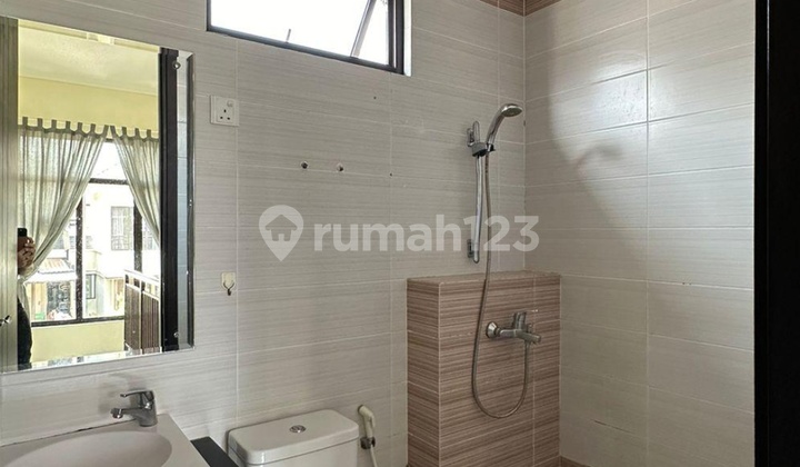 Rumah Standard Semi Furnished Halaman Belakang Luas Eminent Bsd City 2