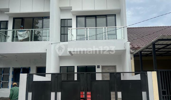 Rumah Industrial Design Row Jalan 2 Jalur Melati Mas Bsd City