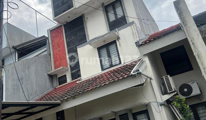 Rumah Renovasi Semi Furnished Siap Huni Griya Loka Bsd City 2