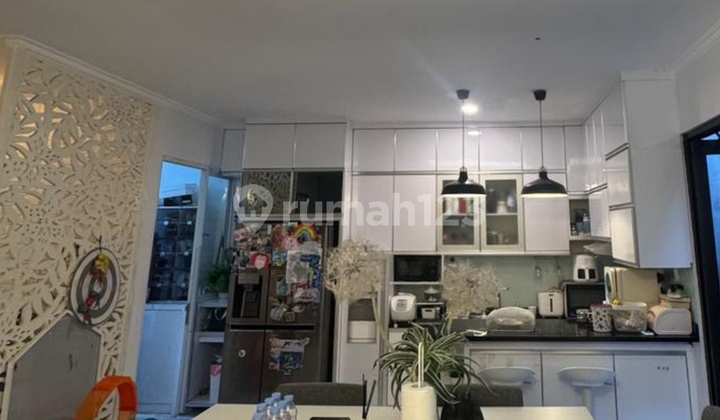 Rumah Renovasi Semi Furnished Depan Tamandelatinos Bsd City