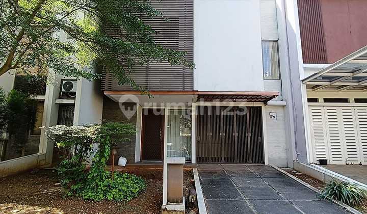 Rumah Standard Rapih Halaman Belakang Luas The Green Bsd 