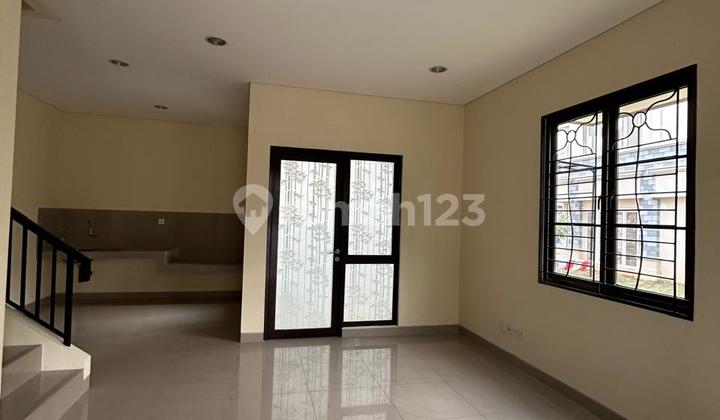 Rumah Standar Rapih Posisi Hoek Savia Bsd City  2